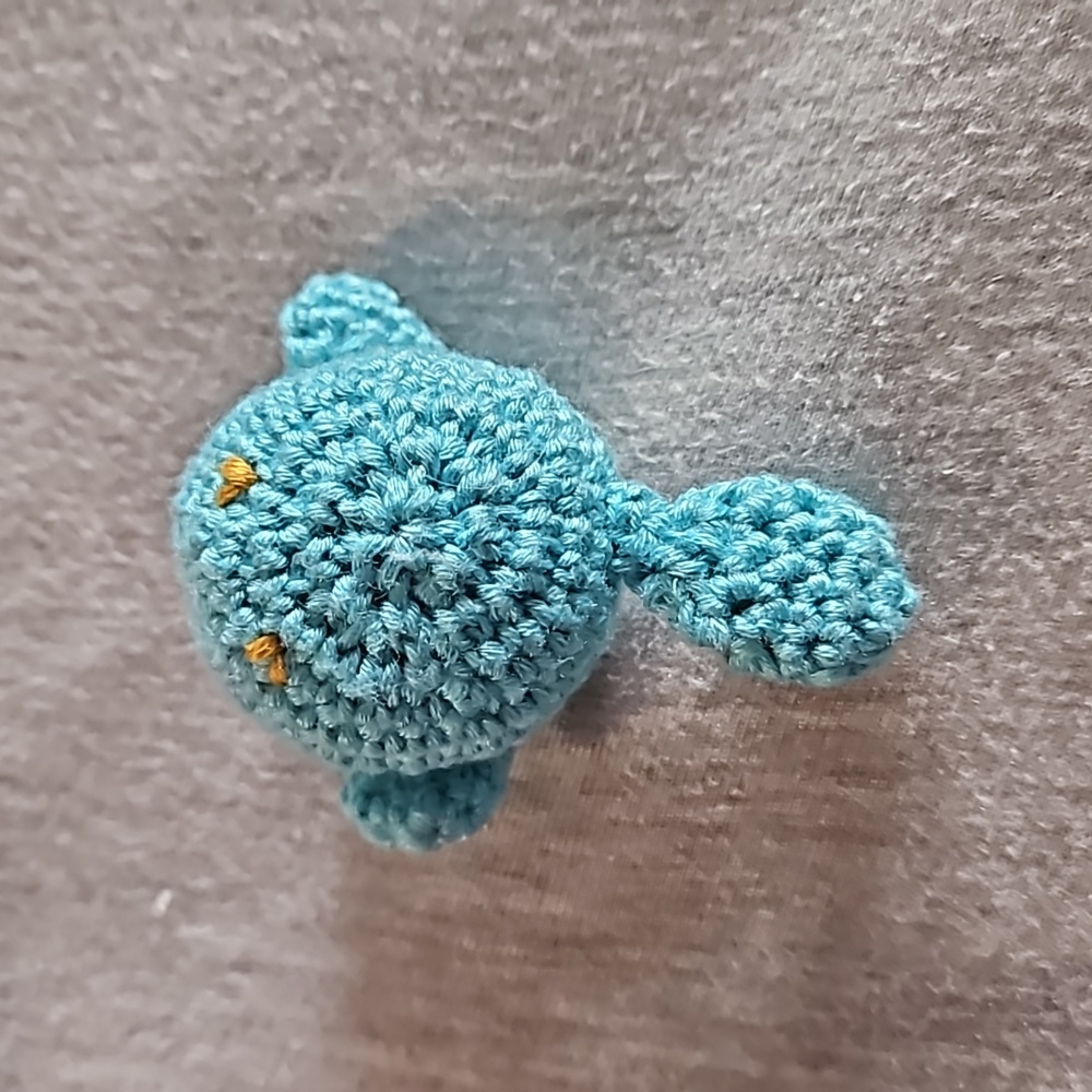 Tiny Blushing Bamboo Crochet Bird - Picture 4 of 5